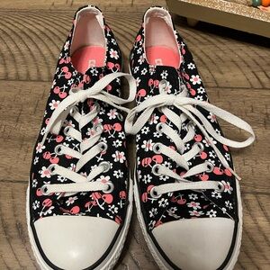 Converse Cherries and Flowers women’s low size 9